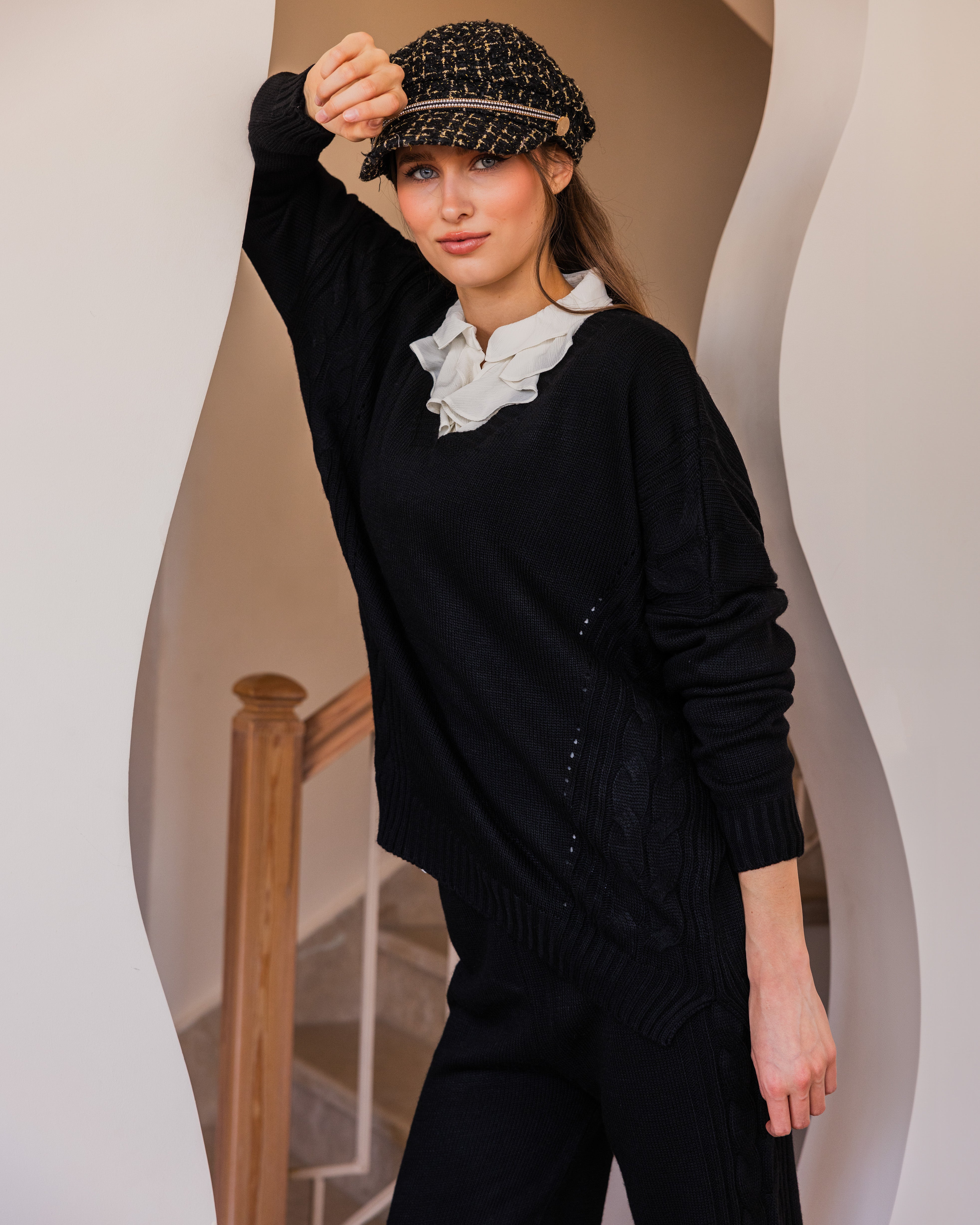 V-cut Neck Knit Set