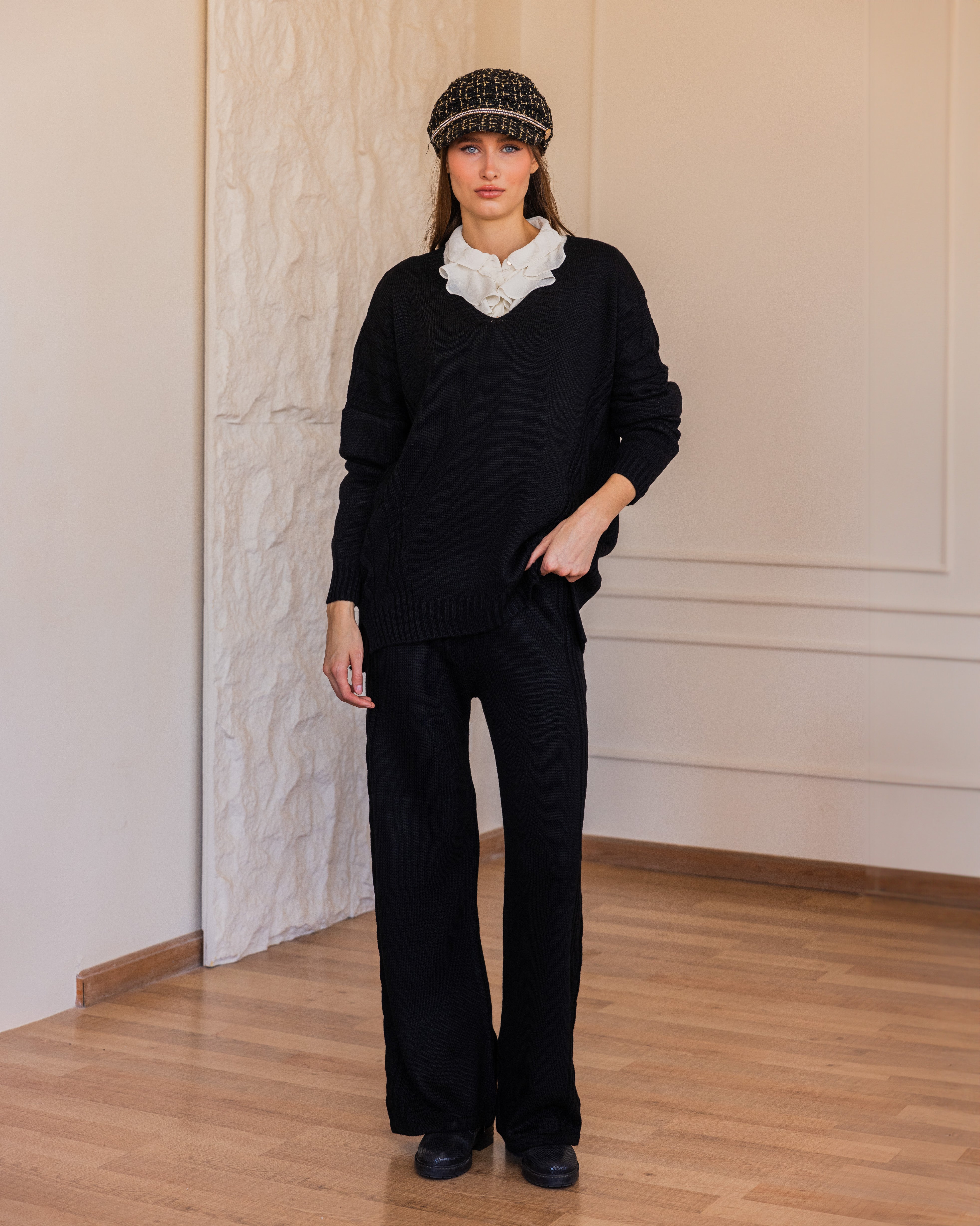 V-cut Neck Knit Set