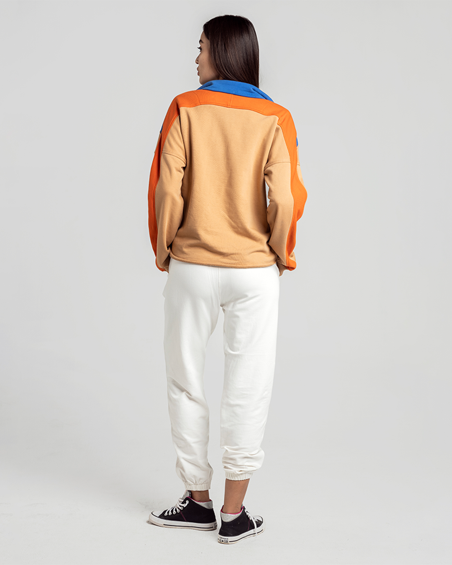 rounded sweatshirt